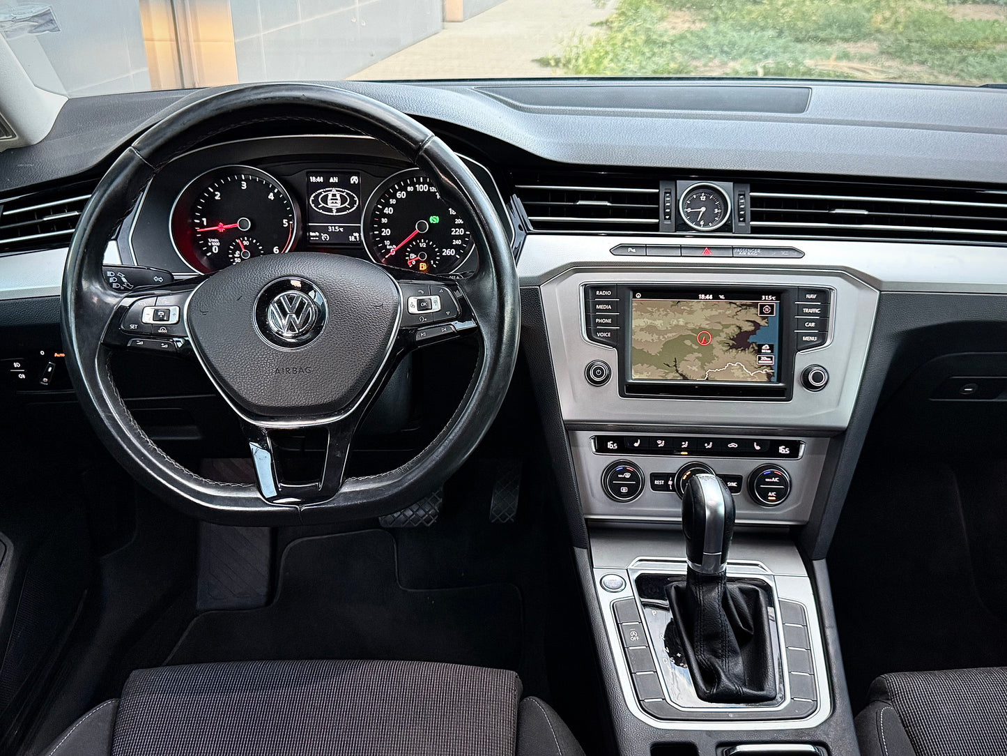 VW Passat 2.0TDI* DSG* DISTRONIC* МАСАЖ* ПОДГРЕВ