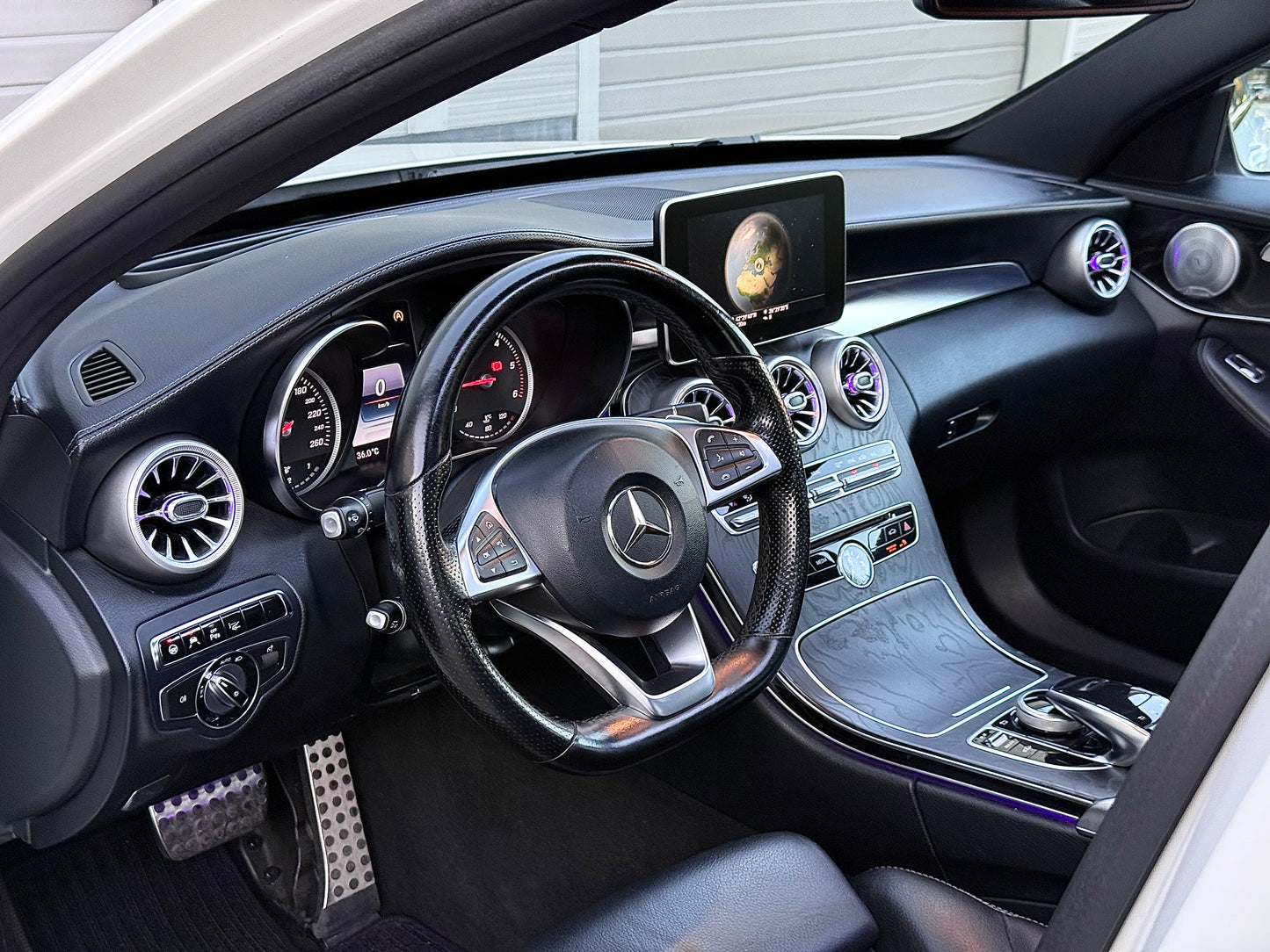 Mercedes-Benz C 220 AMGLINE* DISTR* HEADUP* PANO* FULL* ЛИЗИНГ